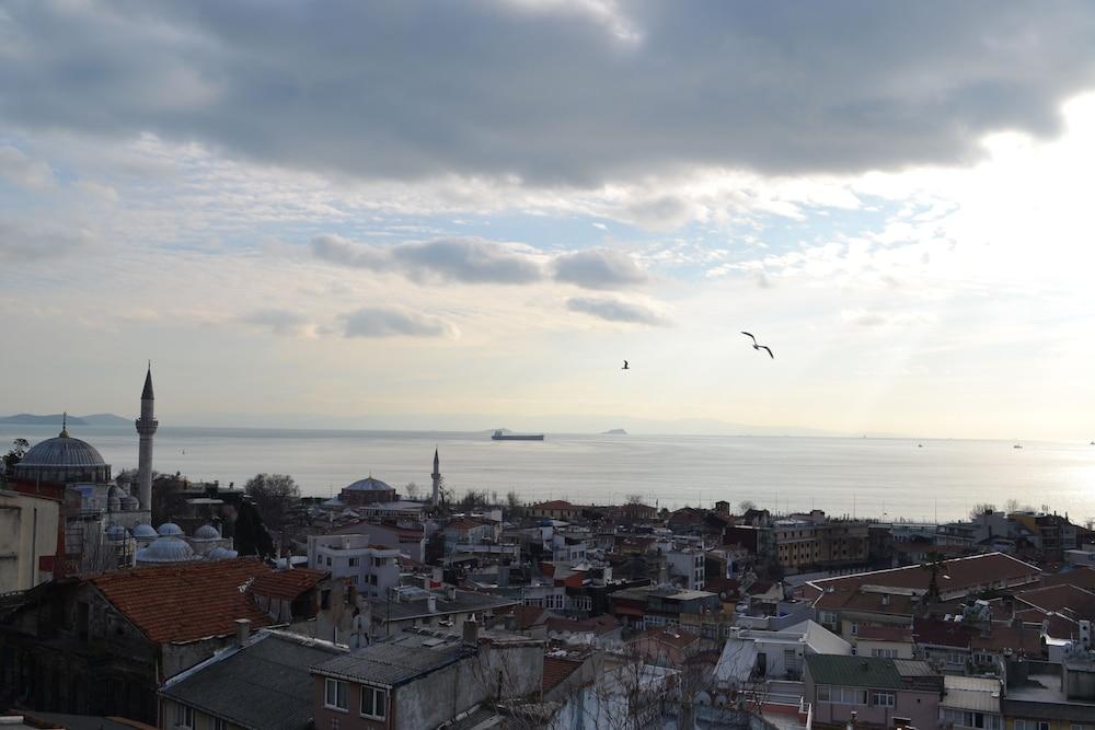 In Istanbul Hotel Exterior photo